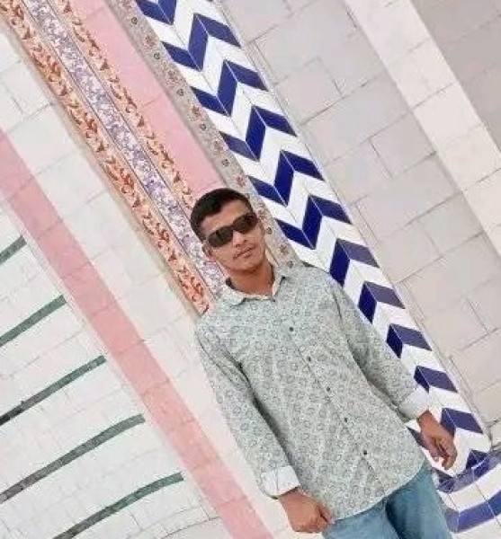 Roky, 23, Bangladesh