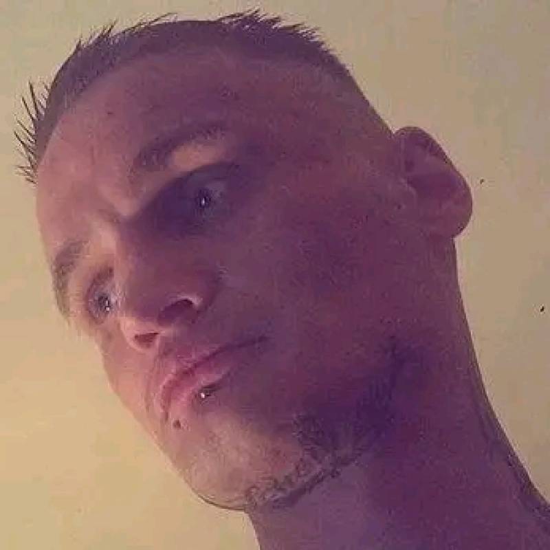 Niko, 45, Sala