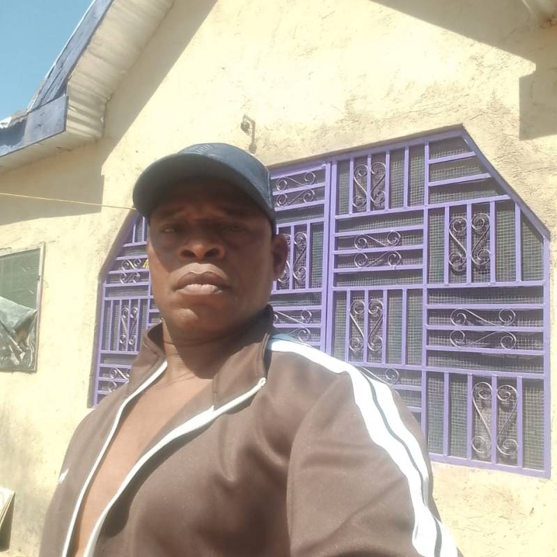 Razak, 41, Helmond
