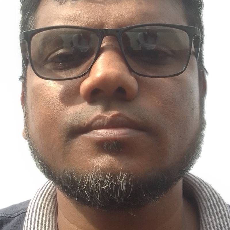 Hossain, 41, Yokadouma