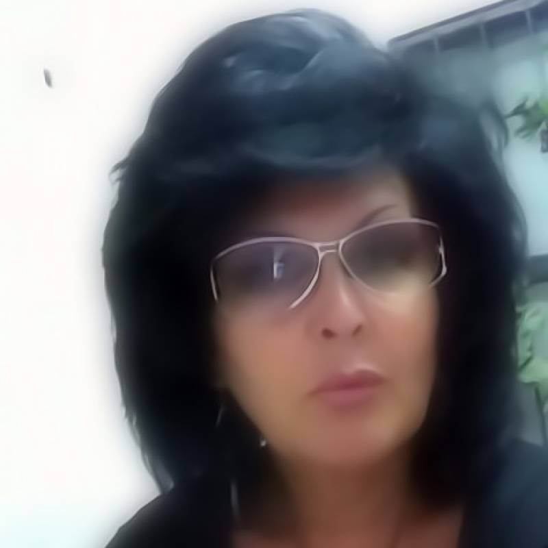Alla, 64, Bid