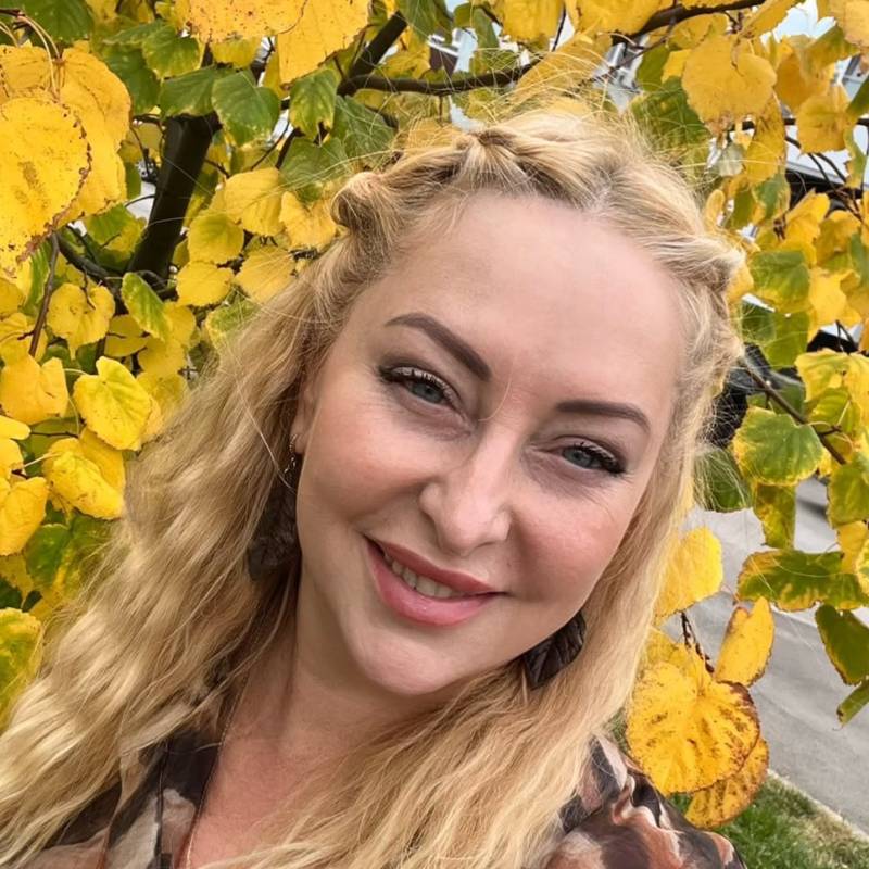 Verna, 43, United States