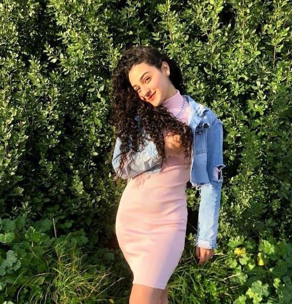 zahra, 20, Syrian Arab Republic