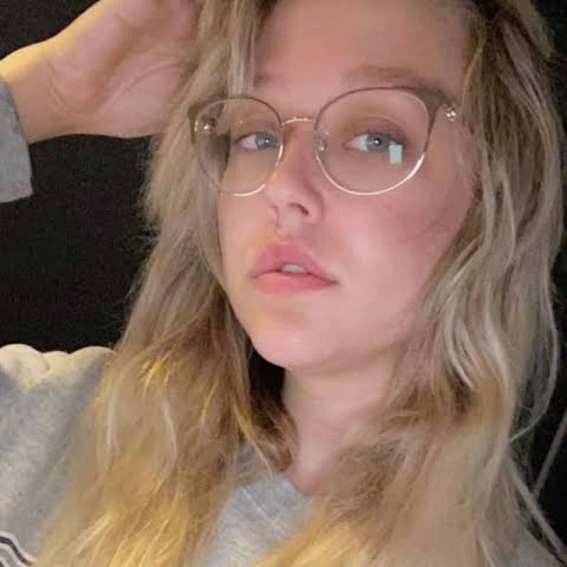 Amelia, 28, Murray