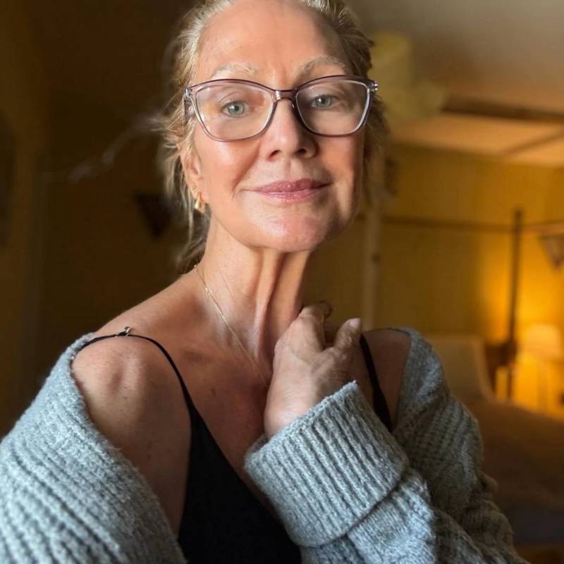 Adelaide, 50, Pamekasan