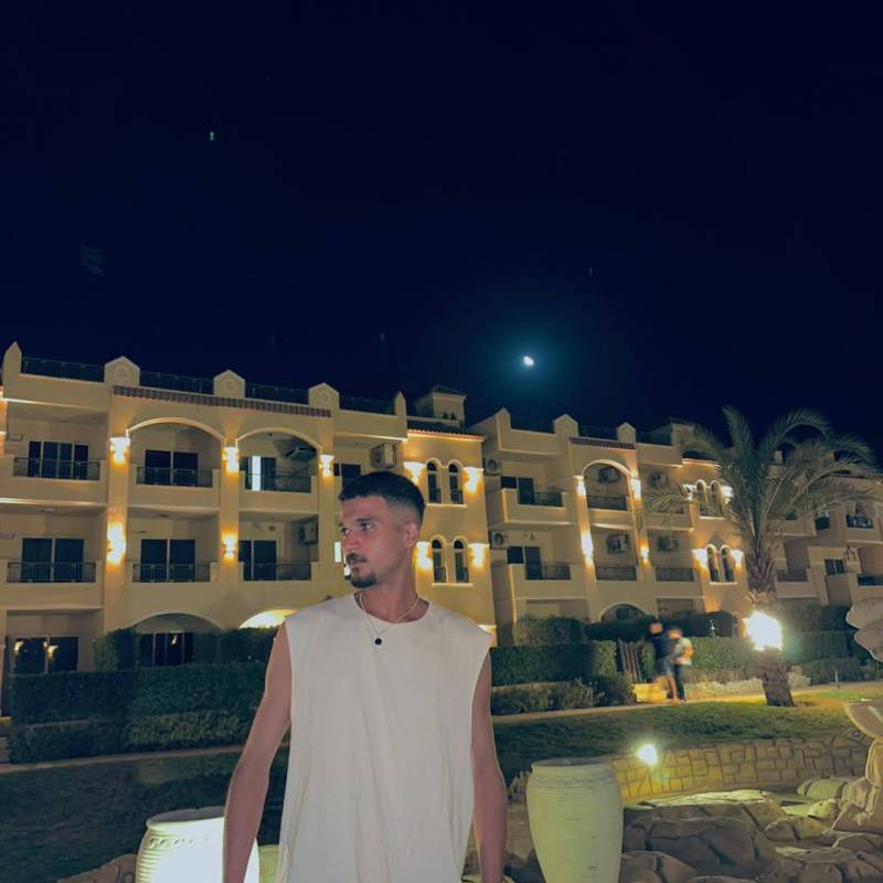 Eslam, 27, Frankfurt