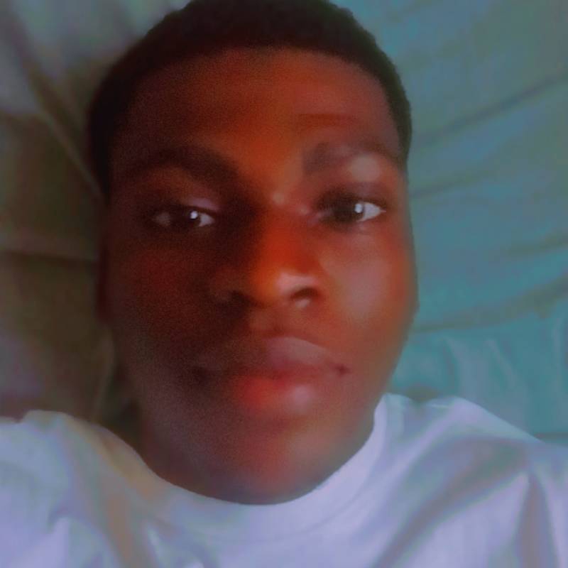 Eniola, 26, Morena