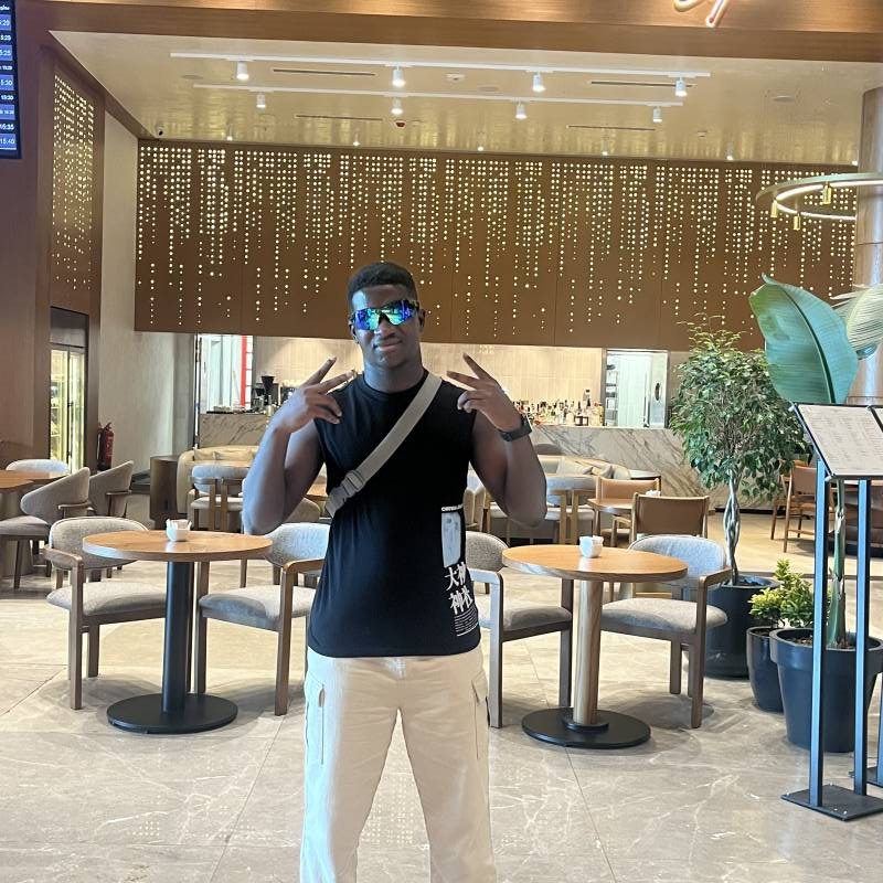 Madou, 26, Mahrail