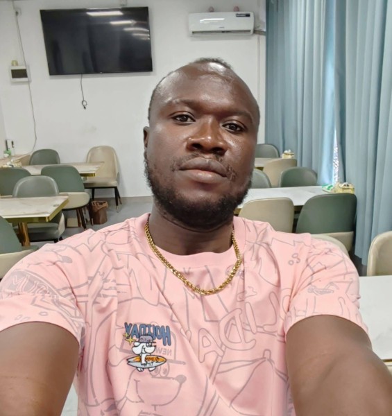 Kwaku, 42, Chhanera