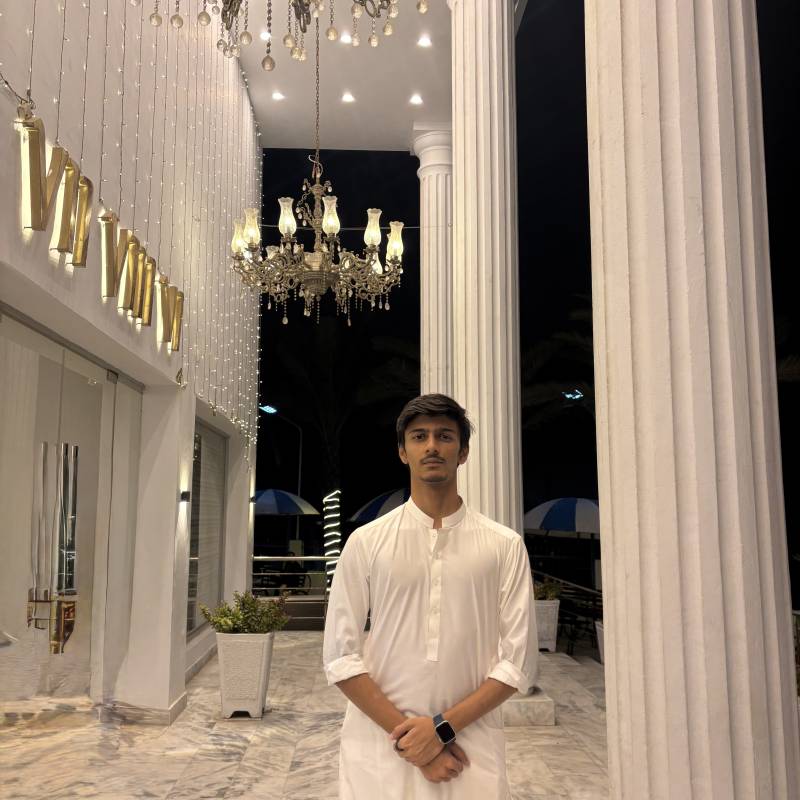 Ali, 20, Dublin