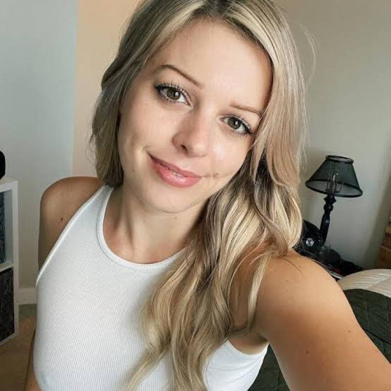 Nara, 31, Slovenia