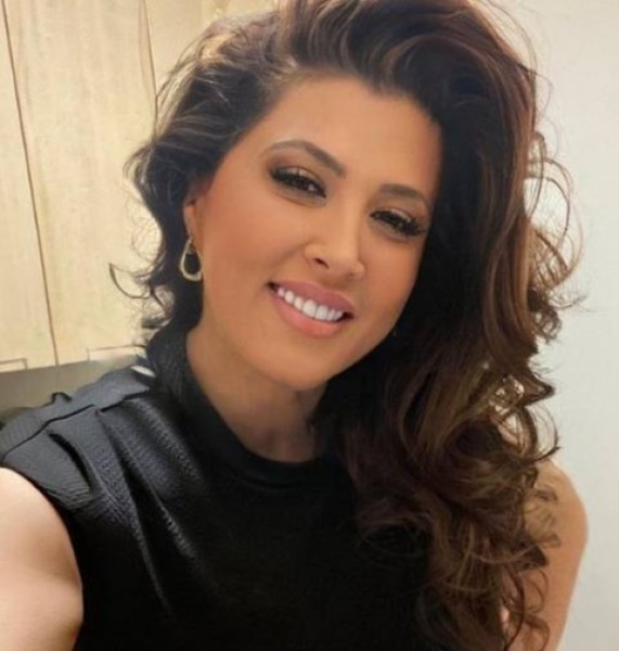 Inara, 45, Bilesti