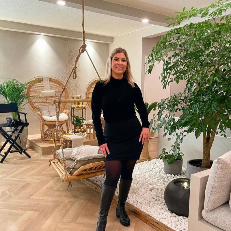 Julie, 35, Niel