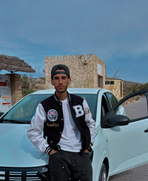 Elmahdi, 24, Suar