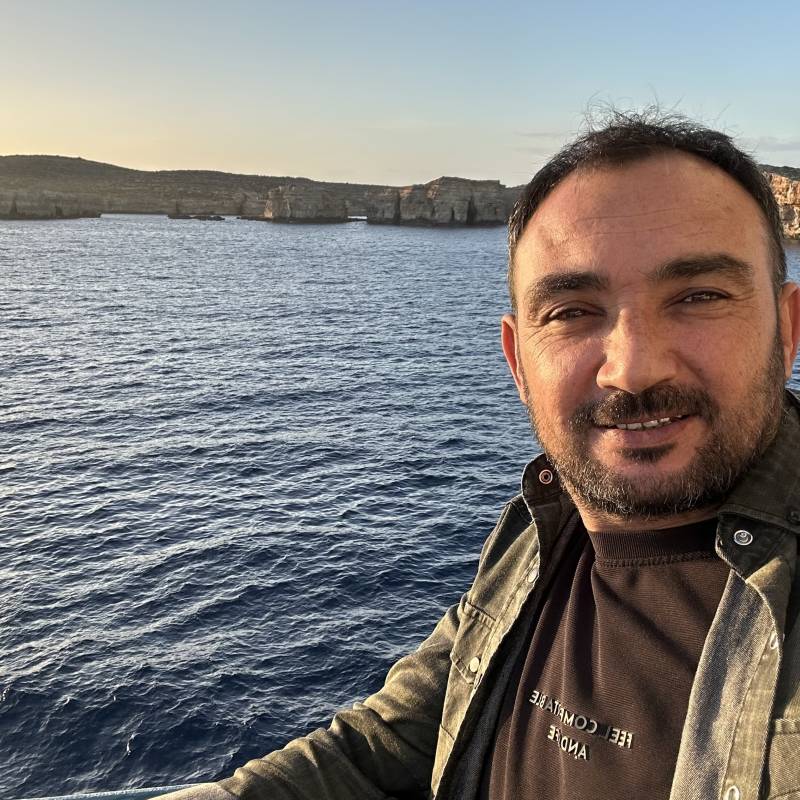 Can Yücel, 39, Summit View