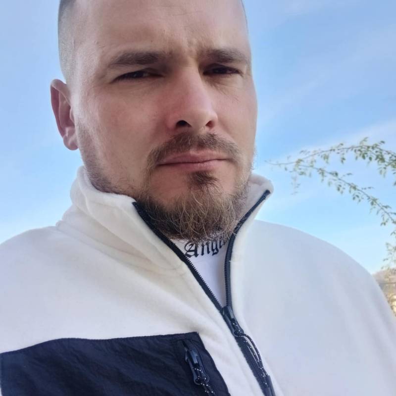 Alexandru, 37, Chittagong Bangladesh