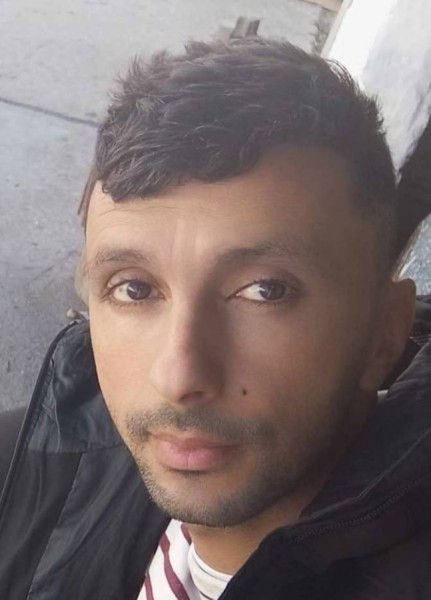 Zoubir, 33, Petal