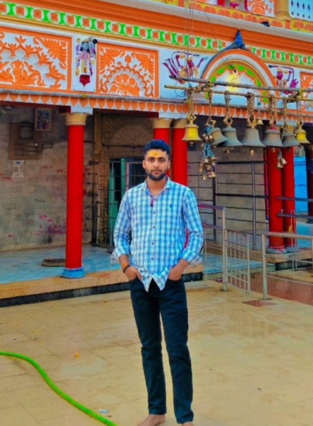 Raushan, 22, Versailles