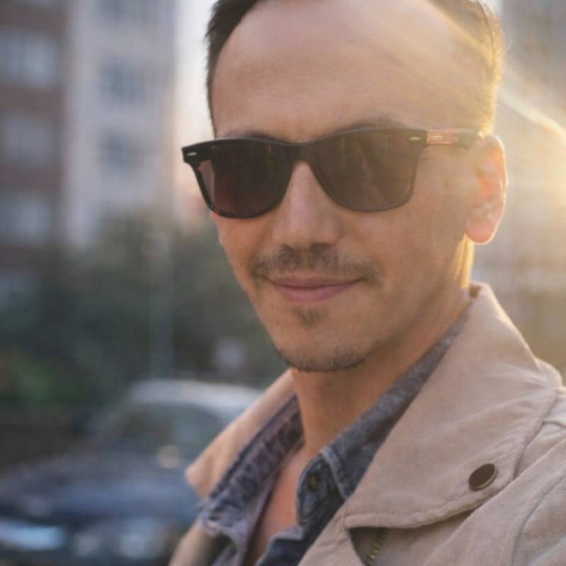 Hakonen, 36, Curitiba