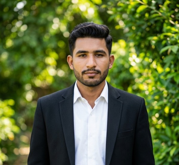 Ch Yasir, 19, Prague