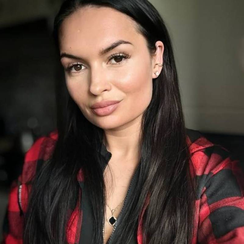 yulia, 39, Canguu
