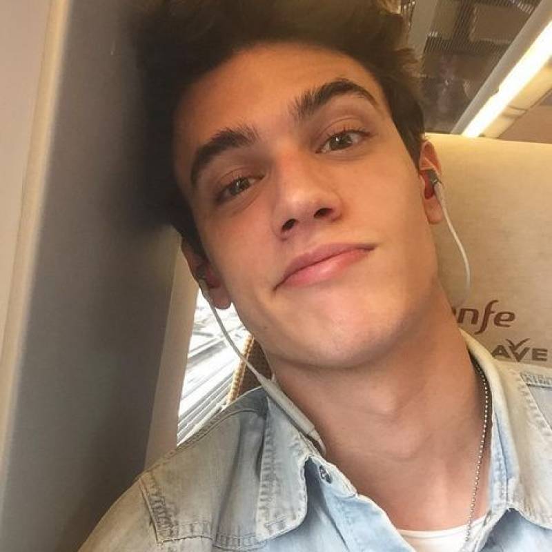 Rami, 23, Ban Song