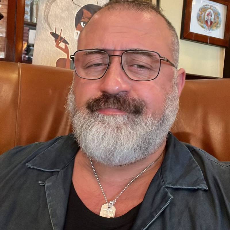 Greg Huston, 62, Ocozocoautla De Espinosa