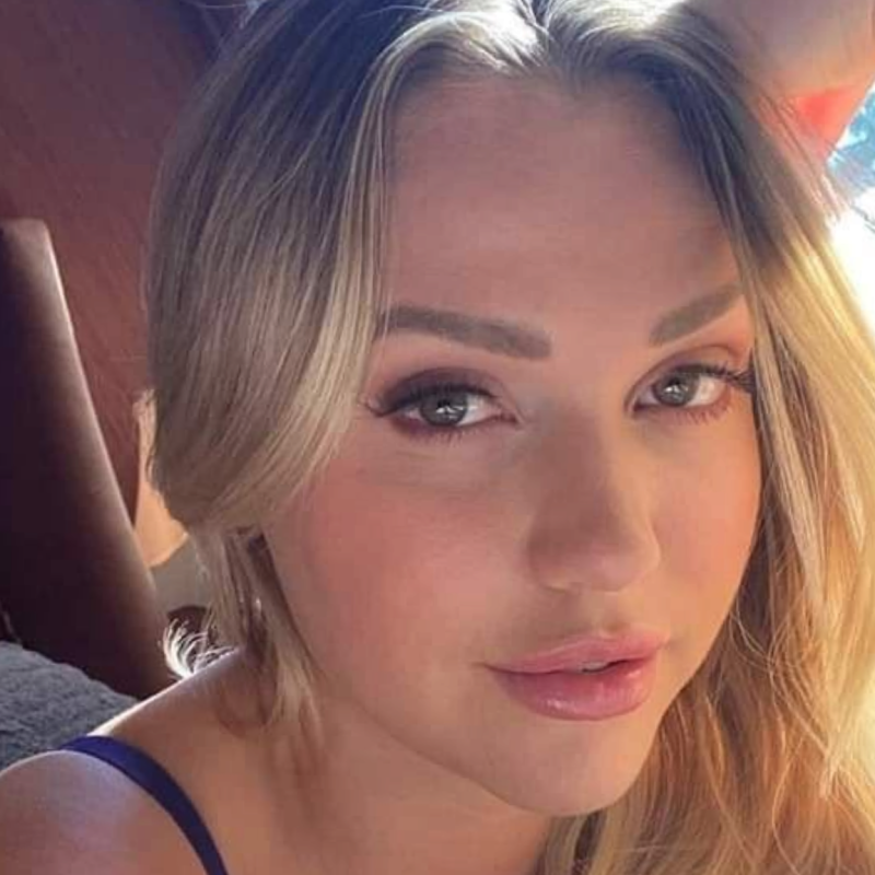 lily, 36, Montsaintaignan