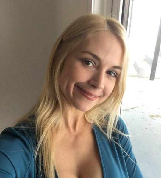 bella, 45, View Royal