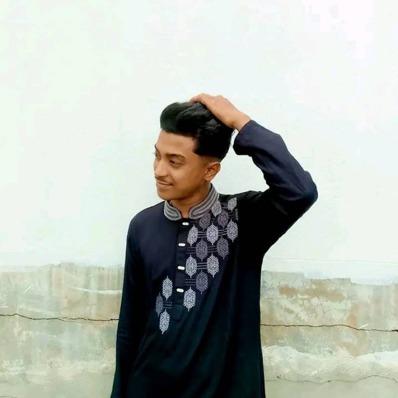 EMON, 21, Eski Yakkabog