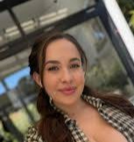Bella, 36, Valuka