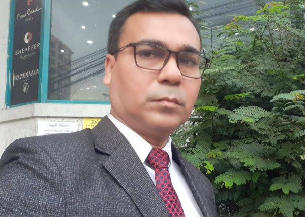 Md Mosharef Hossain, 48, Tsiatosika