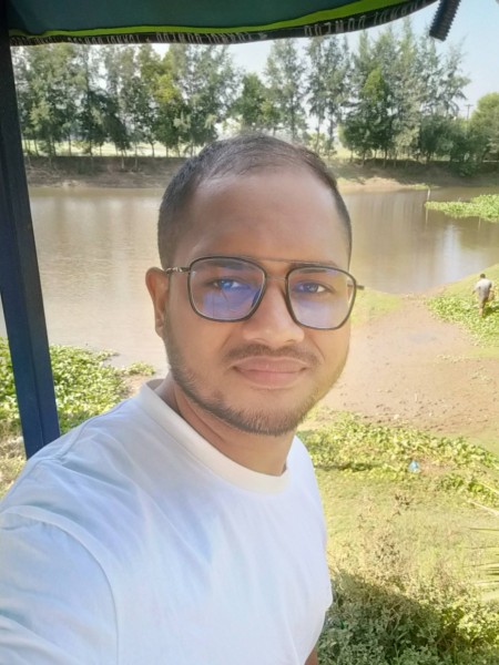 MD Alamgir, 29, Henan