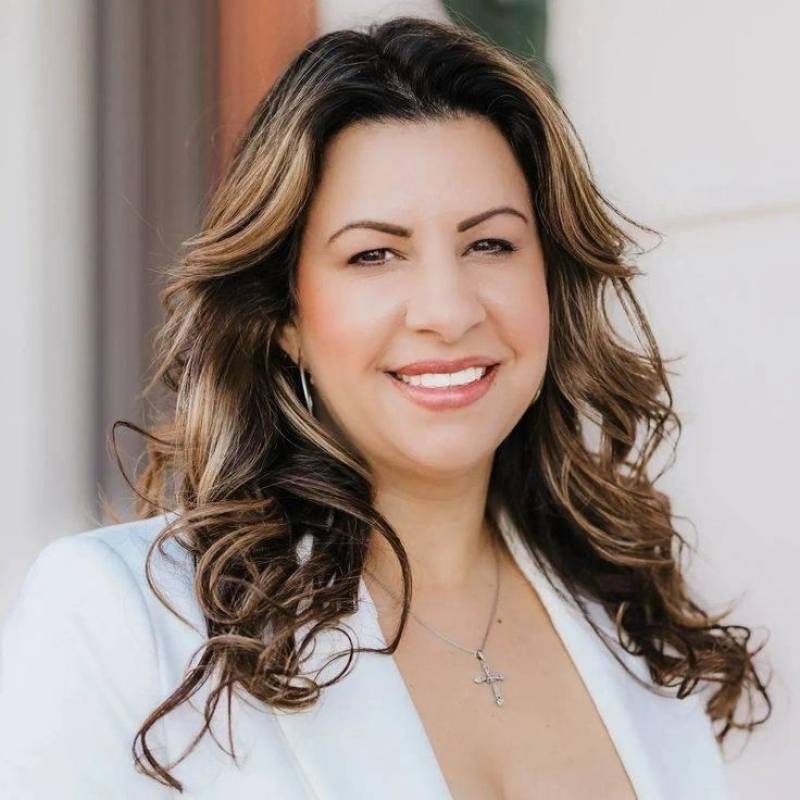 Azara, 54, Chervyen
