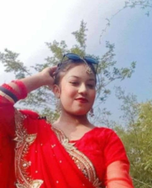 Mohona, 25, Cuseni