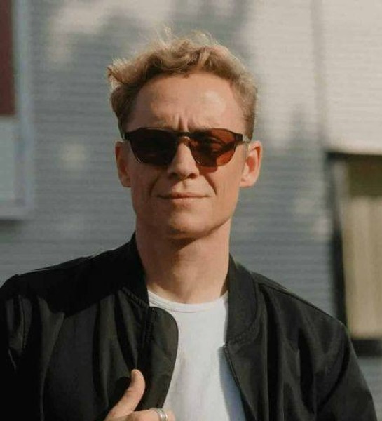 Oliver Horton, 45, Lesosibirsk