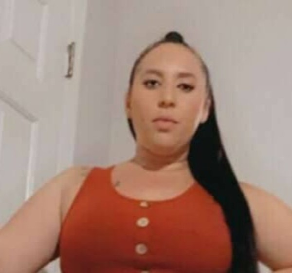 Angela, 33, Italy