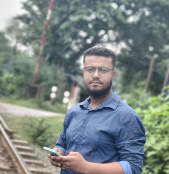 Akas, 29, Algeria