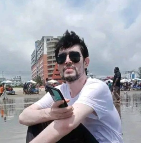 Mitul, 31, Antique