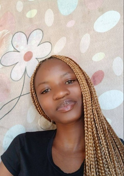 Sofia, 20, Togo