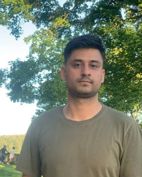 Rahib, 25, Alice