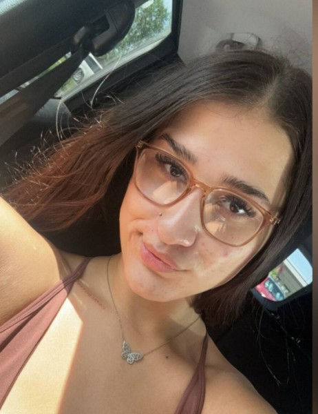 Kaleigh Herrington, 29, Hindi