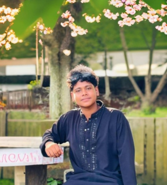 MIRAZ, 19, Lariano