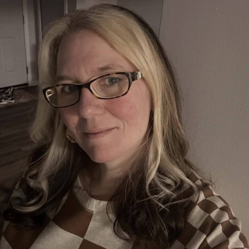 Clara, 46, Washington