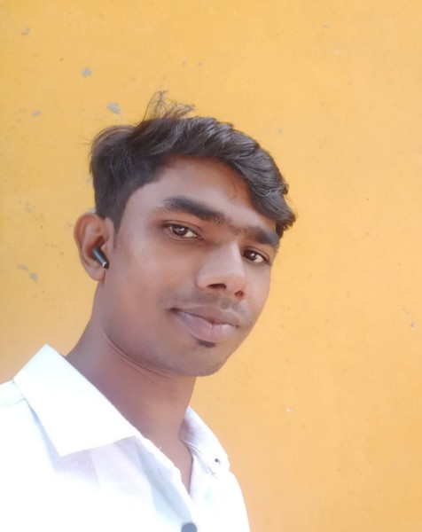 Samrat, 28, Parigi