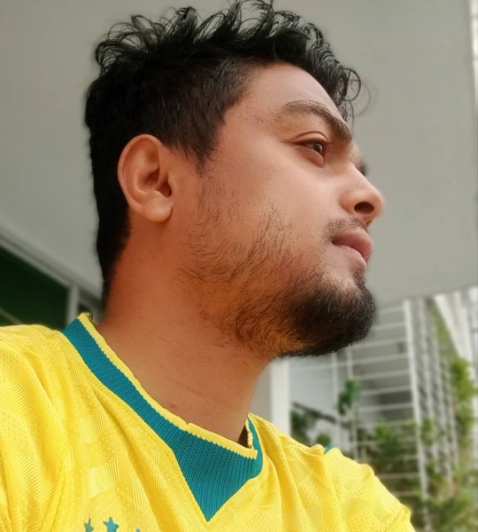 Pavel, 29, Saudi Arabia
