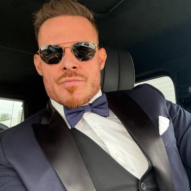 Justin Waller, 28, Engladesh