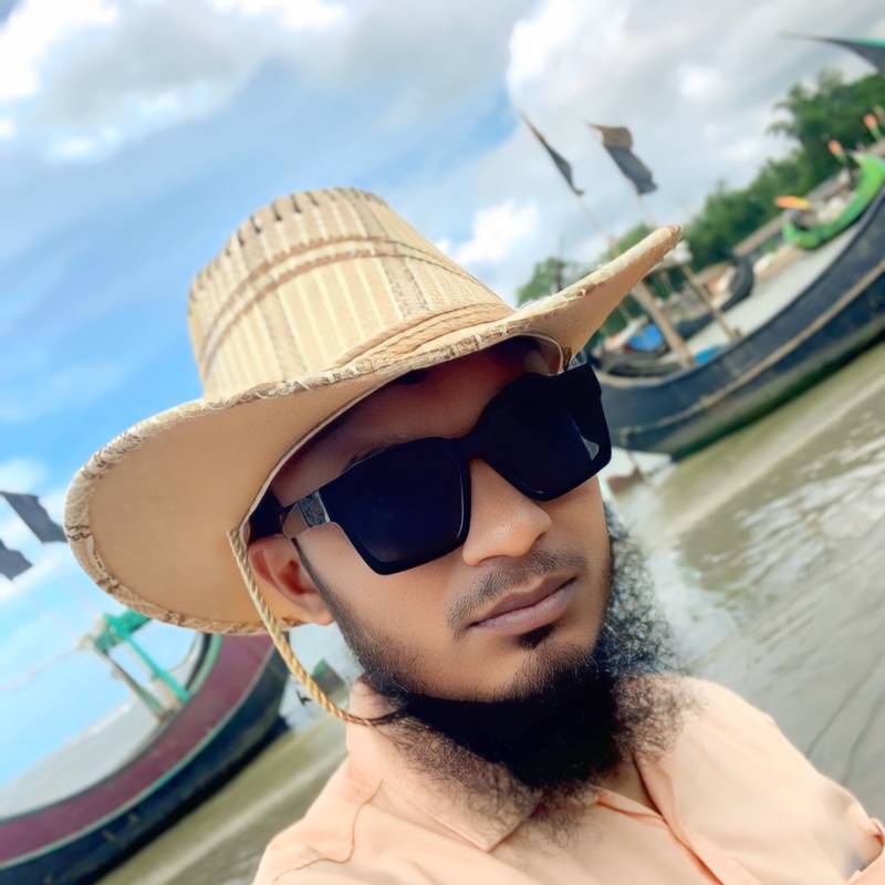 KHAN, 31, Norfolk Virginia Beach