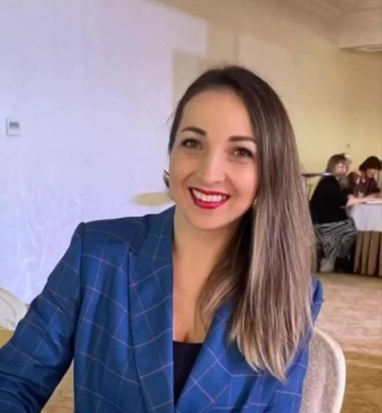 Aisha, 35, Afghanistan