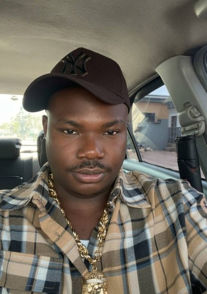 Lester, 31, American English